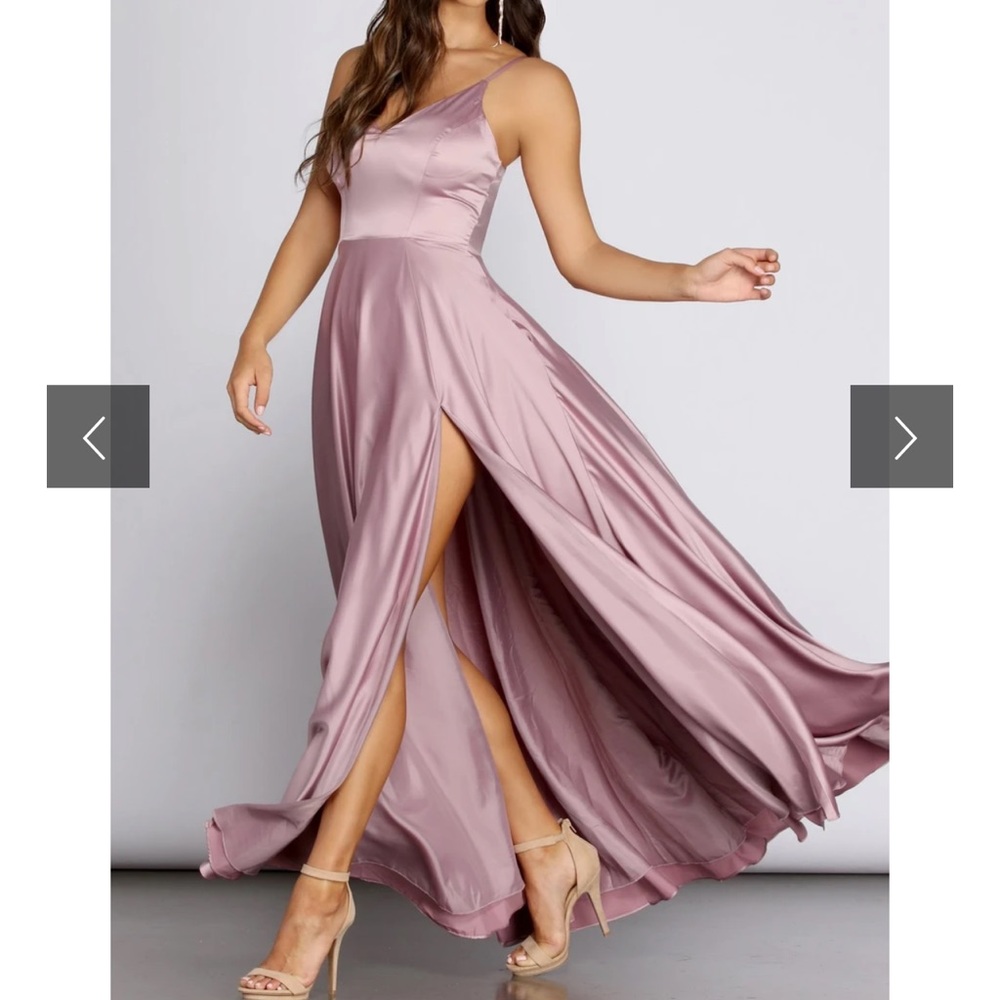 PROM/FORMAL DRESS - Picture 3 of 3